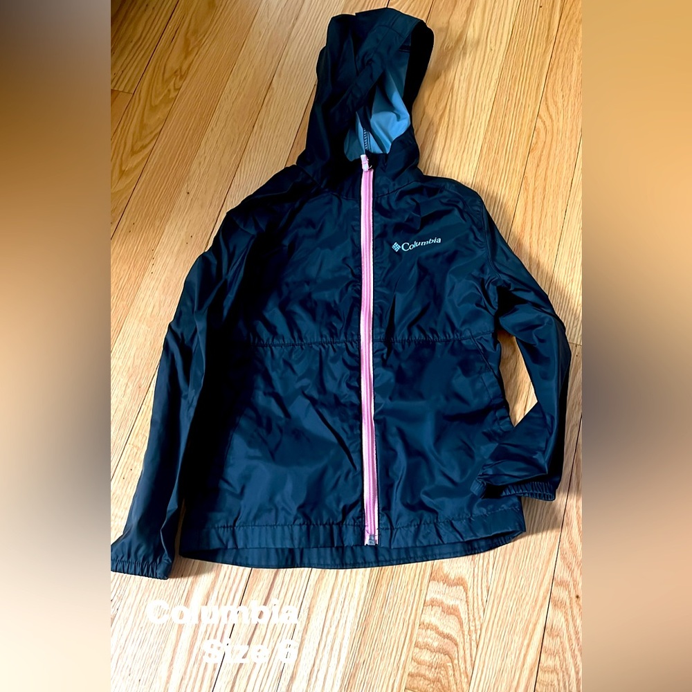 Columbia Black Hooded Jacket with Pink Zipper